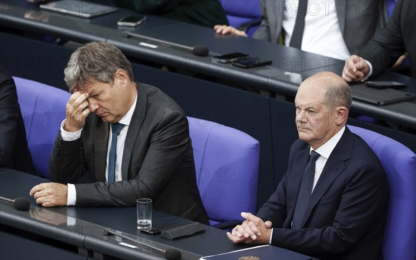 Federal Chancellor Olaf Scholz with Federal Minister of Economics Robert Habeck in the Bundestag, Berlin, 6 June 2024, Berlin, Berlin, Germany, Europe