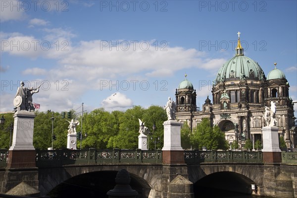 Schlossbrücke with view of the Berlin Dom, Germany, Europe