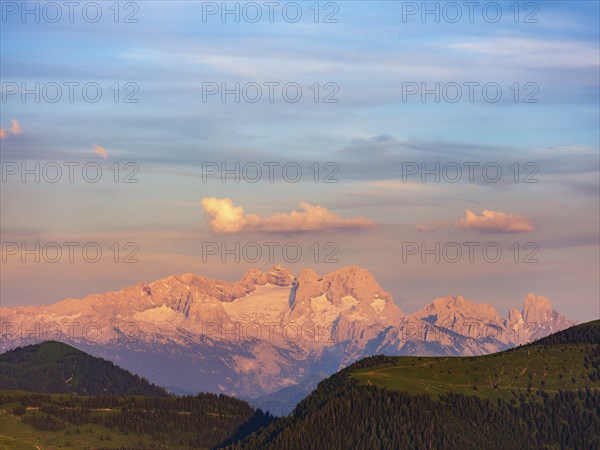 Massif of the High Dachstein with Gosau glacier in the evening light, on the right the Bischofsmütze, Upper Austria, Styria, Austria, Europe