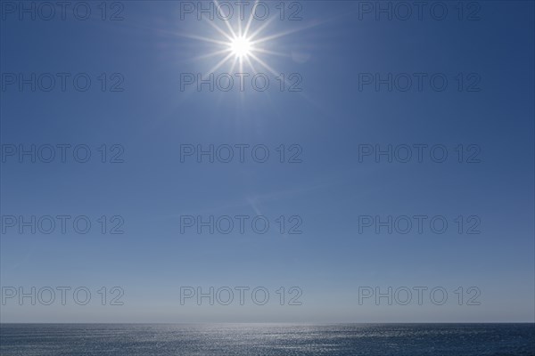 Bagenkop Klinten, Dovne Kliff, backlit view over the sea, sun, Langeland Island, Funen, Danish South Sea, Baltic Sea, Denmark, Europe