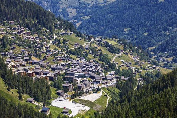 View of Grimentz, Val d'Anniviers, Valais Alps, Canton Valais, Switzerland, Europe