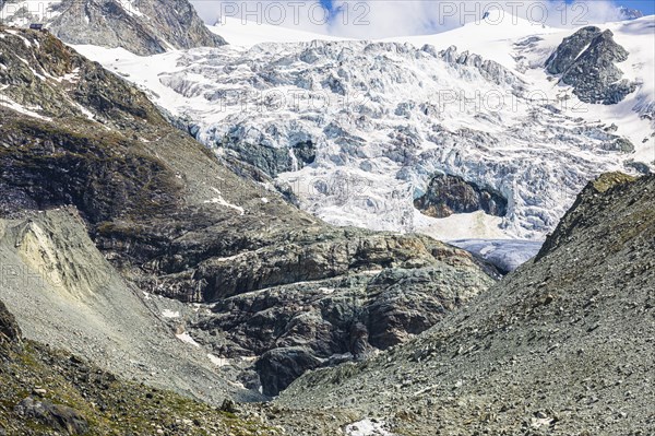 Foothills of the Moiry glacier, near Grimentz, Val d'Anniviers, Valais Alps, Canton Valais, Switzerland, Europe