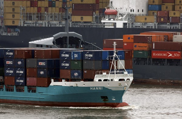 Hamburg, 19.10.2009, Container ships in the port of Hamburg, Hamburg, Germany, Europe