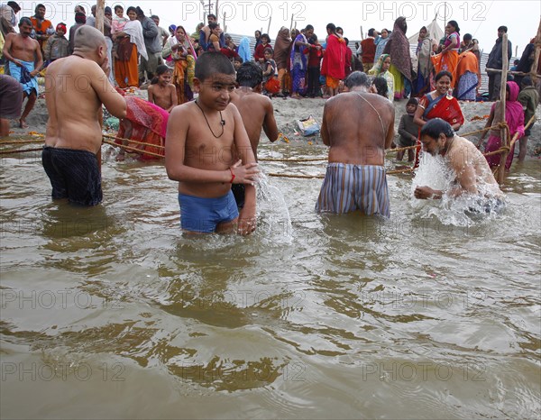 Allahabad, India, 20.01.2010, Hindus gather for the Magh Mela in Allahabad to take a holy dip at the Sangam, the confluence of the Ganges, Yamuna and Saraswati rivers, Asia