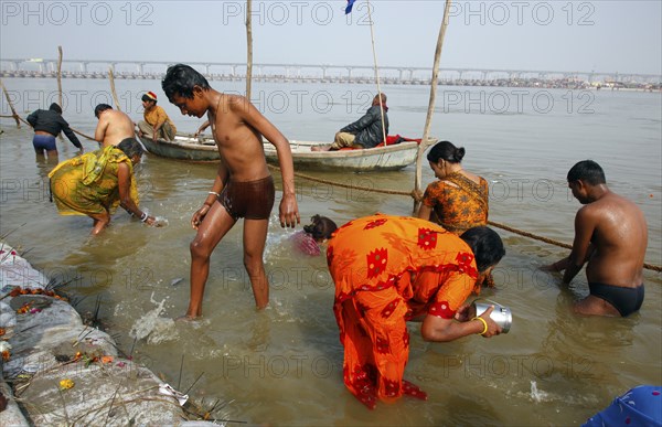 Allahabad, India, 20.01.2010, Hindus gather for the Magh Mela in Allahabad to take a holy dip at the Sangam, the confluence of the Ganges, Yamuna and Saraswati rivers, Asia