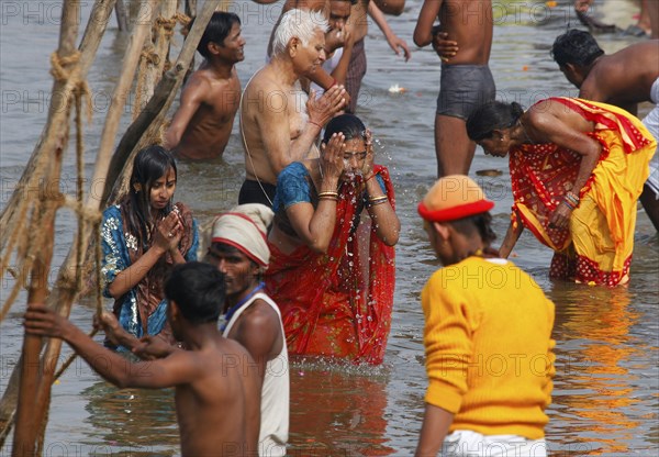 Allahabad, India, 20.01.2010, Hindus gather for the Magh Mela in Allahabad to take a holy dip at the Sangam, the confluence of the Ganges, Yamuna and Saraswati rivers, Asia