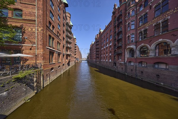 Wandrahmsfleet with historic brick warehouses, Speicherstadt, Free and Hanseatic City of Hamburg, Hanseatic city, independent city, federal state of Hamburg, Germany, Europe