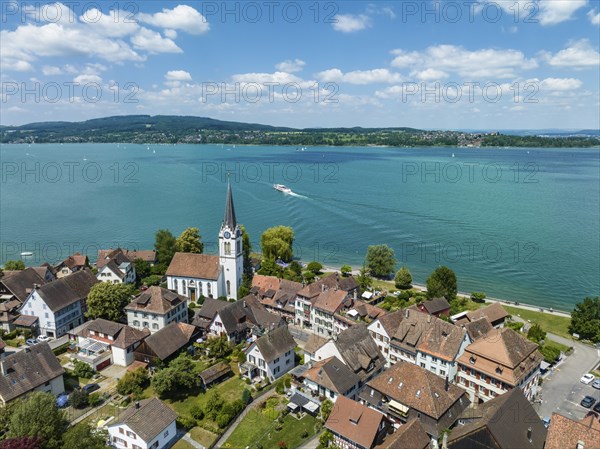 Aerial view of the municipality of Berlingen, on the horizon on the left the Höri peninsula, Lake Constance, Canton Thurgau, Switzerland, Europe