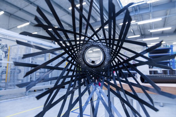 After only four months of construction, the high-tech start-up herone is moving into a new production hall at 24 7 Nordpark Dresden, pushing ahead with the series production of its customised thermoplastic fibre composite profiles for use in aerospace projects
