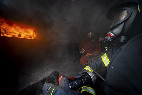 Hot training in the training container