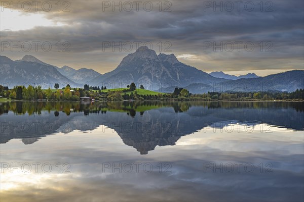Sunrise, Hopfensee, near Füssen, Ostallgäu, Allgäu, Upper Swabia, Swabia, Bavaria, Germany, Europe