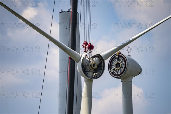 Repowering of a wind farm near Issum, 9 older wind turbines from the manufacturer Enercon (model series E-58) will be dismantled, which have been in operation for over two decades, will be replaced by a total of four Enercon E-160 turbines, under construction, with a total output of 22 megawatts, Lower Rhine, North Rhine-Westphalia, Germany, Europe