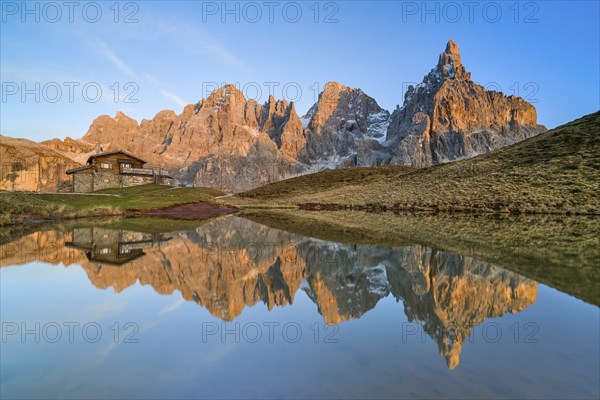 Laghetto Baita Segantini, fog, Cimon della Pala, Pala Group, Parco Naturale Paneveggio Pale di San Martino, Rolle Pass, Trentino