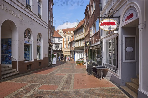 Kleine Schmiedestrasse, part of the pedestrian zone with restaurants and retail shops in the city centre of Stade, Hanseatic city, district of Stade, Lower Saxony, Germany, Europe