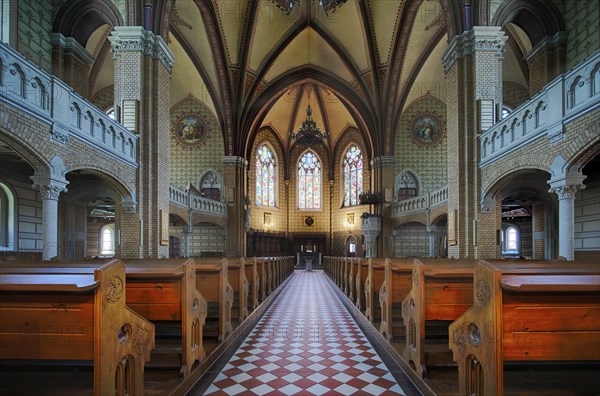 Interior view of nave, choir, altar, St Paul's Protestant Church, Heidenheim an der Brenz, Baden-Württemberg, Germany, Europe