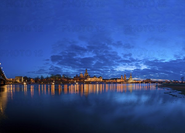 DEU Saxony Dresden Dresden Silhouette