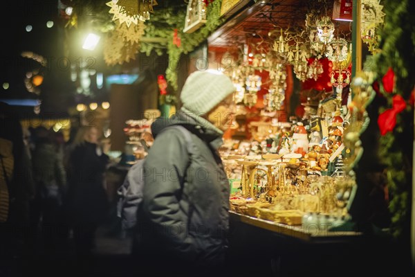 The 588th Dresden Striezelmarkt has reopened after a Corona-related break