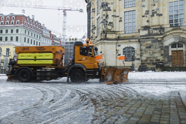 Winter service vehicle at the Church of Our Lady