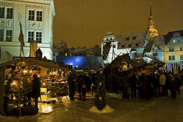 The nostalgic Christmas market in the stable yard of Dresden's Residence Palace also offers quiet and romantic moments in the Christmas hustle and bustle
