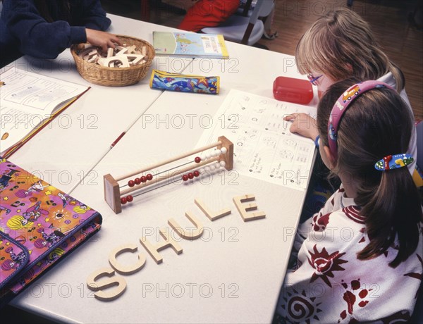 DEU, Germany: The historical slides from the times 80-90s events and persons from politics, culture, working life, medicine a.o. Iserlohn. Symbol photo School 80s MR=Yes!