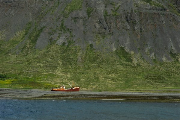 Shipwreck Gardar on the beach, Patreksfjördur, Patreksfjordur, Vesturbyggd, Iceland, Europe