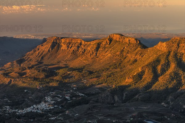 View from Pico de las Nieves (1949m), Gran Canaria, Canary Islands, Spain, Pico de las Nieves, Gran Canaria, Canary Islands, Spain, Europe