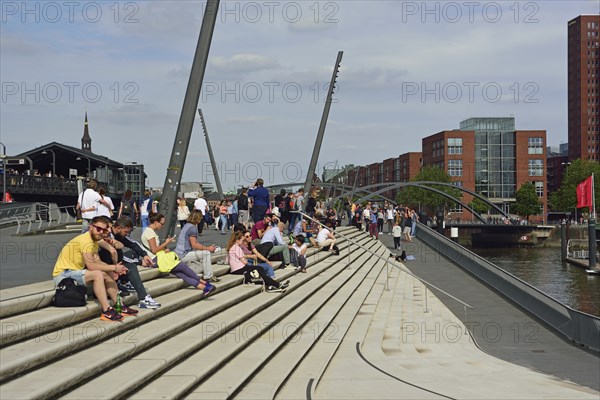 Europe, Germany, Hamburg, Elbe, Baumwall and new Elbe promenade on the waterfront, view to Kehrwiederspitze, flood protection system at the marina, Hamburg, Hamburg, Federal Republic of Germany, Europe