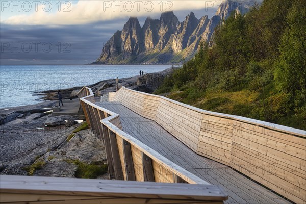 Coastal section Tungeneset, Devil's Teeth, Okshornan mountain range, Senja, Troms, Nord-Norge, Norway, Europe