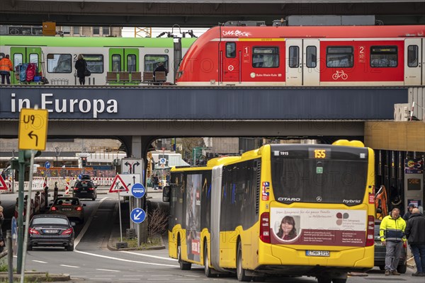 Local transport, junction at the main railway station, local trains, city bus, in the city centre of Essen, North Rhine-Westphalia, Germany, Europe