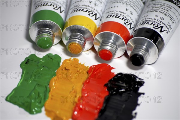 Four colour tubes, artist's colours, green, yellow, red, black, Hamburg, Hamburg, Federal Republic of Germany
