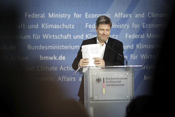 Robert Habeck, Federal Minister for Economic Affairs and Climate Protection and Vice Chancellor, in a press statement following the joint meeting with the security and defence industry. Berlin, 27.03.2024