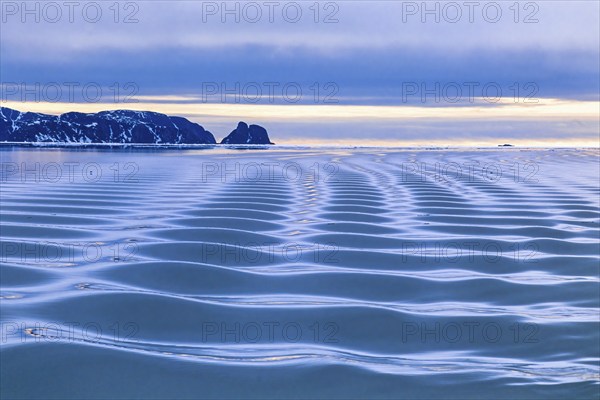 Wave pattern on the Arctic Ocean at the coast of Svalbard