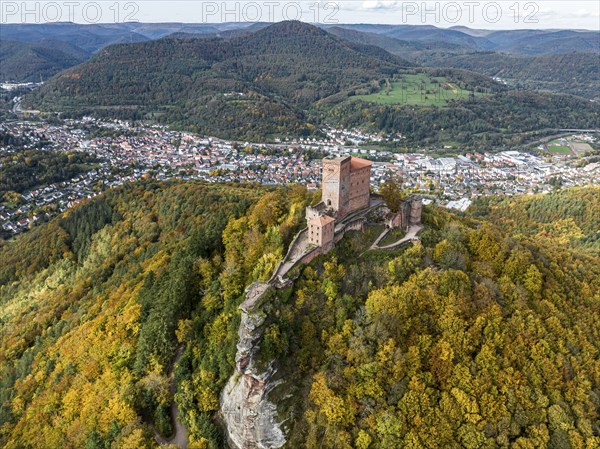 Aerial view, Reichsburg Trifels, Annweiler, Palatinate, Rhineland-Palatinate Forest in autumn, Germany, Europe