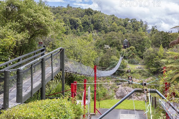 Buller Gorge Swingbridge, Buller River, Murchison, Neuseeland