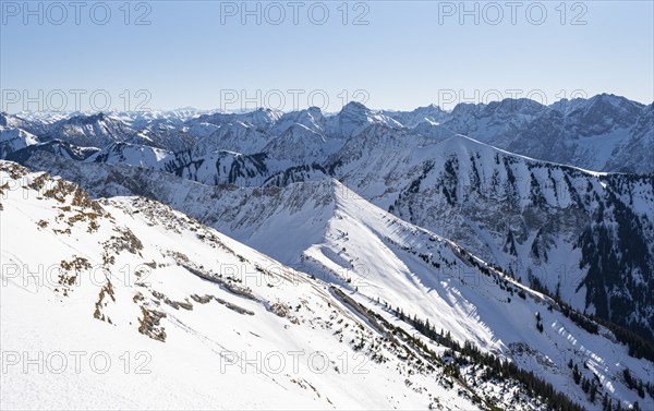 View of snow-covered mountain peaks, mountain panorama, ski tour to Schafreuter, Karwendel, Tyrol, Austria, Europe