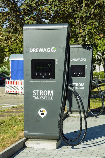 E-filling stations at Carola Square