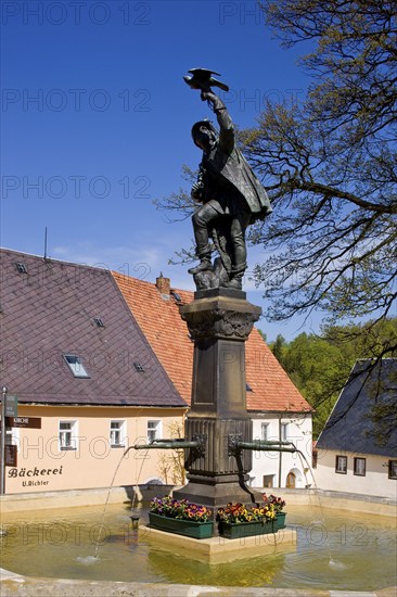 Lauenstein is a district of the town of Geising in the upper Müglitz valley. It is one of the oldest settlements in the Eastern Ore Mountains.falknerbrunnen