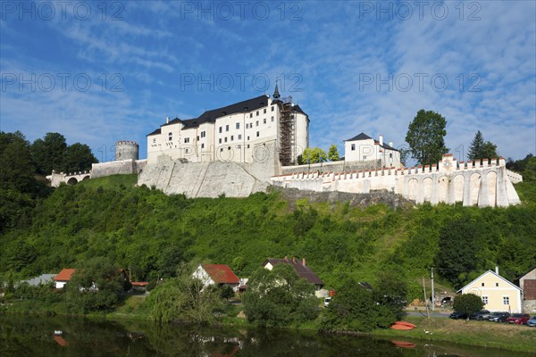 Castle, Cesky Sternberk, Ceský Šternberk, Bohemian Sternberg, River Sazava, Sázava, Benesov, Benešov, Stredocesky kraj, Stredoceský kraj, Central Bohemian Region, Czech Republic, Europe