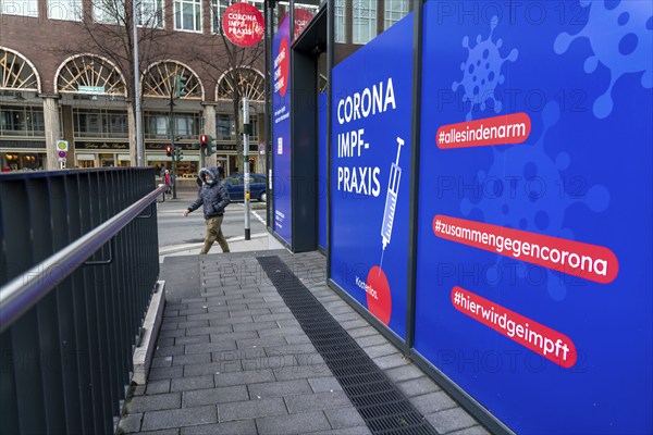 Corona test centre and vaccination centre, in the city centre at the main railway station, Essen, North Rhine-Westphalia, Germany, Europe