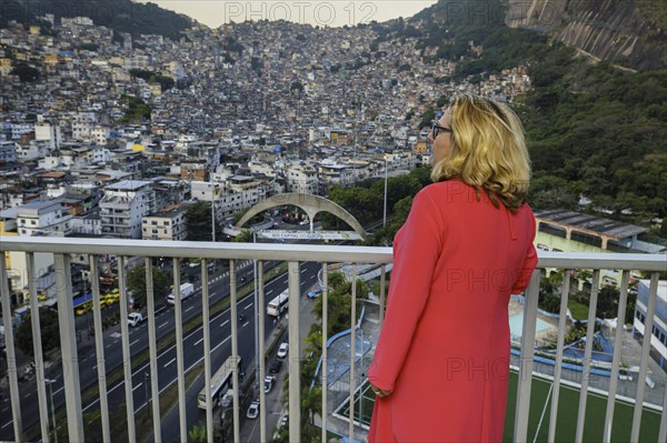 Svenja Schulze (SPD), Federal Minister for Economic Cooperation and Development, during a visit to the Social Aid Registration Centre (Centro Cadastro Unico) . Here with a view of the Rocinha favela. Rio de Janeiro, 13.02.2013. Photographed on behalf of the Federal Ministry for Economic Cooperation and Development