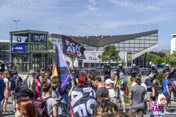 Demonstration against the AFD party conference in Essen, several tens of thousands of demonstrators marched from the main railway station to the Grugahalle and on to a rally, Essen, North Rhine-Westphalia, Germany, Europe