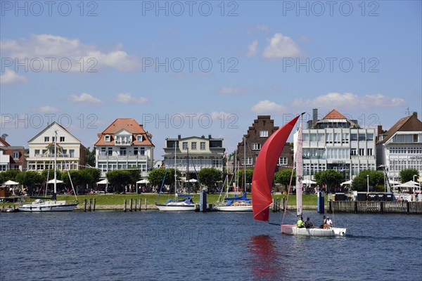 Europe, Germany, Schleswig Holstein, Baltic Sea, Lübeck-Travemünde, Trave, View to Vorderreihe, Sailing boat, Hamburg, Hamburg, Federal Republic of Germany, Europe