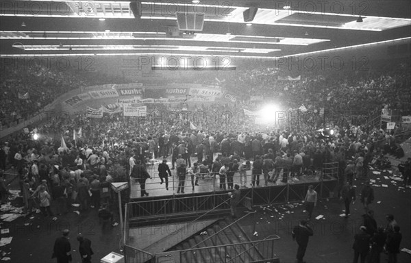 DEU, Germany, Dortmund: Personalities from politics, business and culture from the years 1965-71. Westfalenhalle. Trade unions for the preservation of jobs ca. 1965, Europe