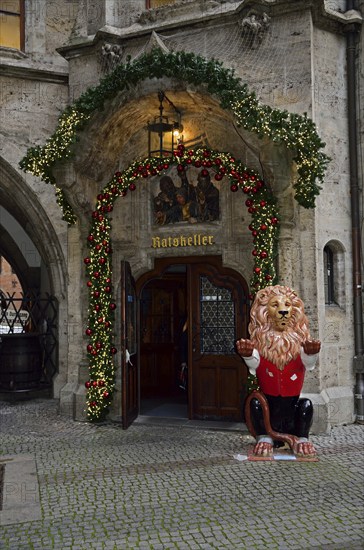 Europe, Germany, Bavaria, Munich, Marienplatz, New Town Hall, Courtyard, Entrance to the Ratskeller, Christmas decorations, Europe