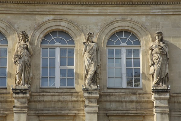 Three sculptures at the opera built in 1862, theatre, house facade with two windows, Toulon, Var, Provence, France, Europe