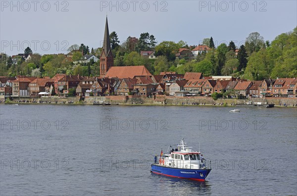 Europe, Germany, Schleswig-Holstein, Hamburg Metropolitan Region, Lauenburg, Elbe, View from the paddle steamer Kaiser Wilhelm on the Elbe riverbank promenade, Water police boat, Hamburg, Hamburg, Federal Republic of Germany, Europe