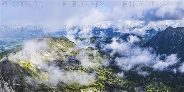 Panorama from the Nebelhorn, 2224m, to the Entschenkopf, 2043m and into the cloudy Retterschwanger Tal, Allgäu Alps, Allgäu, Bavaria, Germany, Europe