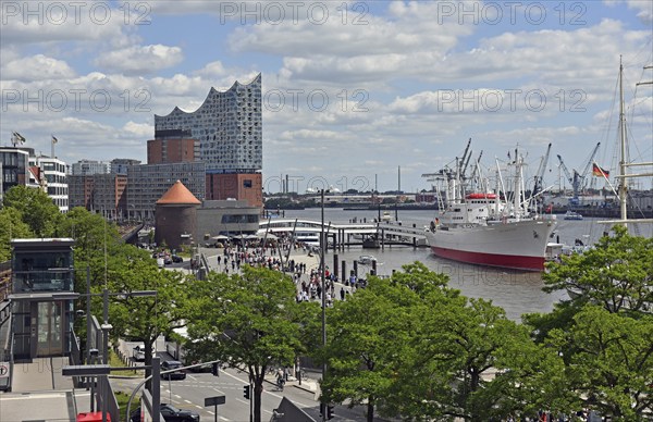 Europe, Germany, Hanseatic City of Hamburg, St. Pauli Landungsbrücken, Elbphilharmonie, museum ship Cap San Diego, Überseebrücke, Europe
