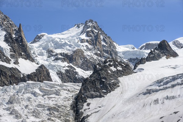 La Jonction, glacier tongue, Glacier des Bossons meets Glacier de Taconnaz, summit of Mont Maudit and Mont Blanc, Chamonix, Haute-Savoie, France, Europe