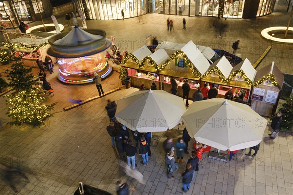 Christmas market on the station forecourt, night shot, Elberfeld, Wuppertal, North Rhine-Westphalia, Germany, Europe